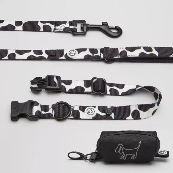 Dog Collar Walk Kit + Poop Bag Holder från det populära märket Barkalot